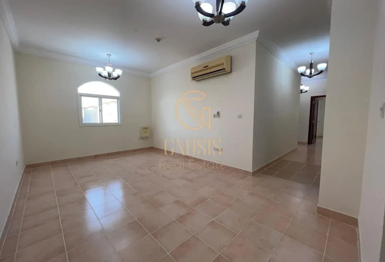 SPACIOUS 3 BEDROOM UN-FURNISHED IN OLD AIRPORT