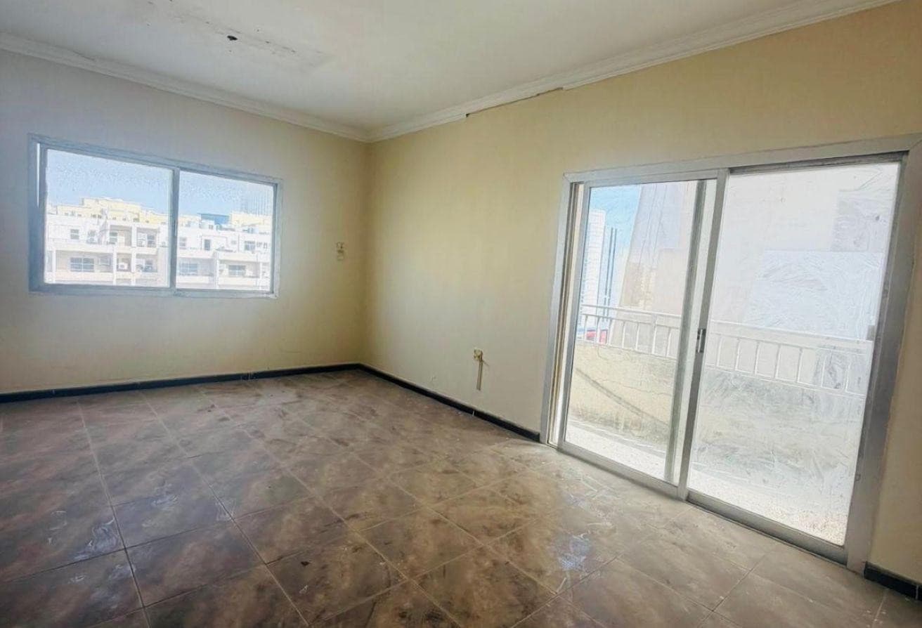 spacious 3bhk flat near children hospital