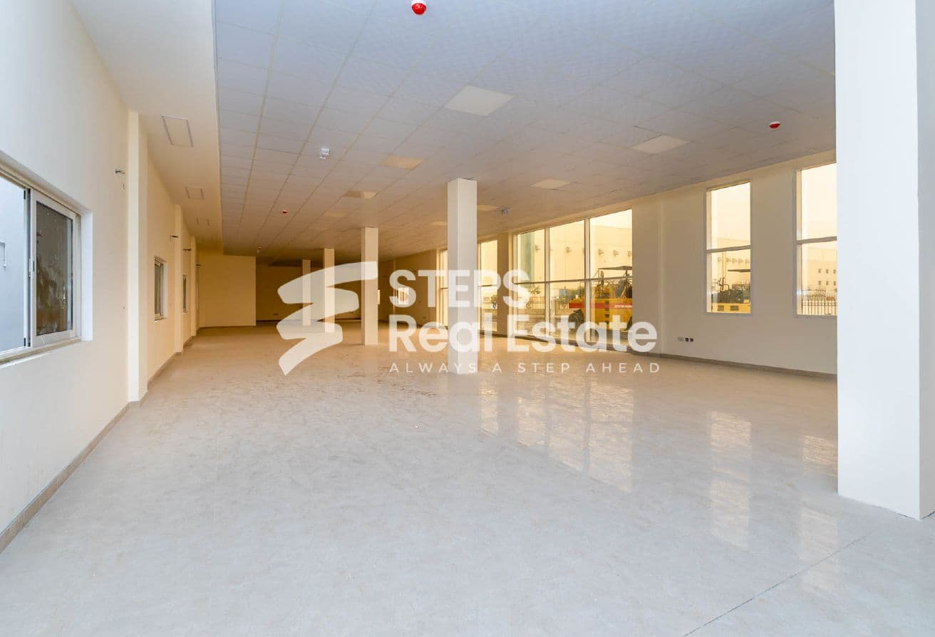 Prime located | Warehouse with Air-conditions