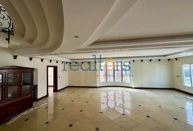 Huge 4 Bedroom Villa Westbay Lagoon