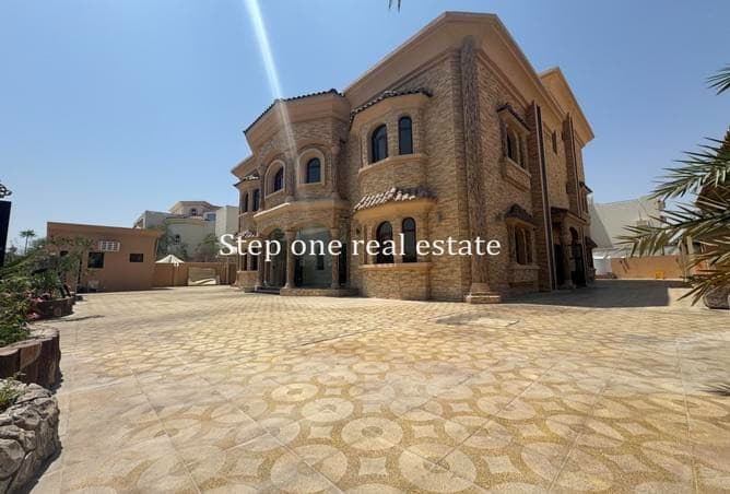 LUXURY STAND ALONE VILLA IN AL DAFNA AREA