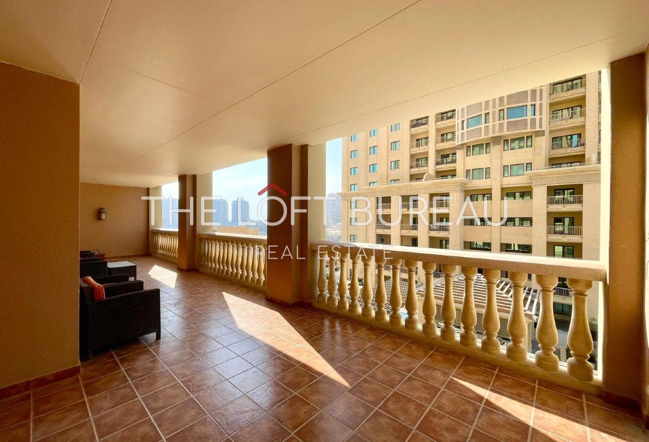 Renovated Big Terrace FF 2BR | Side Marina View