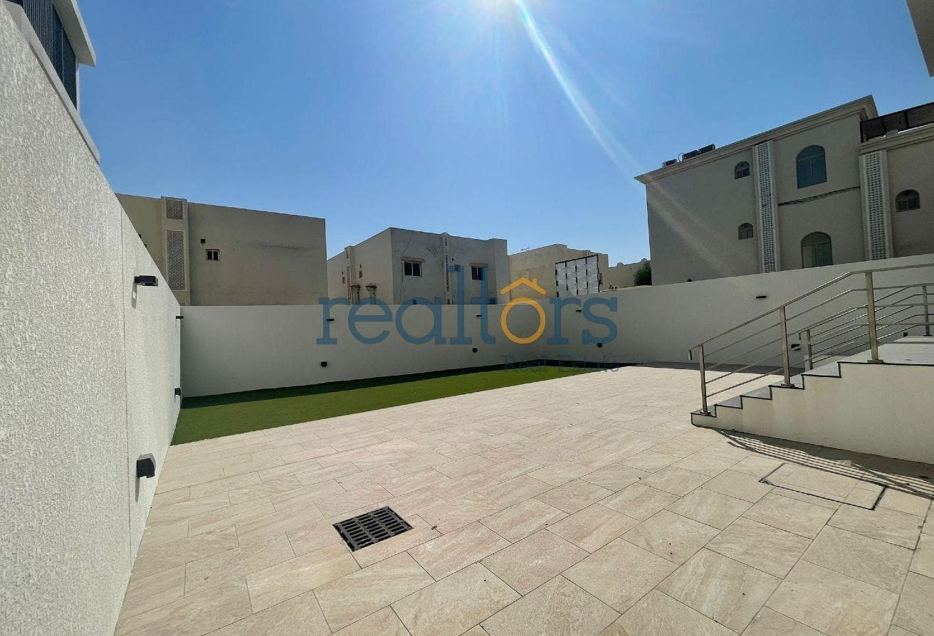 BRAND NEW STANDALONE 6 BED VILLA IZGHAWA