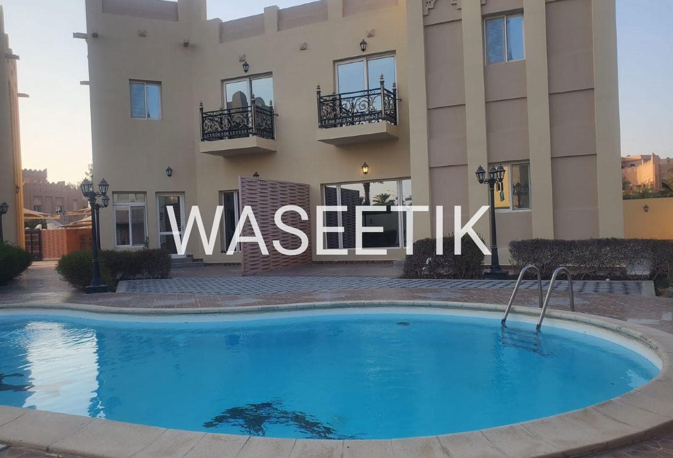 Villa 3bhk + Maid inside the compound in West Bay