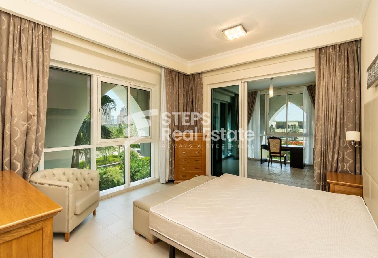 Apartment with Direct Beach Access in The Pearl