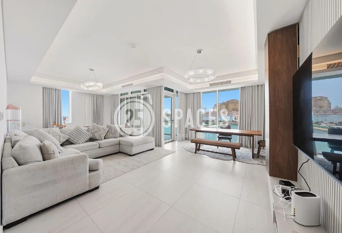 Spacious Two Bedroom Apt I Balcony Direct Seaview