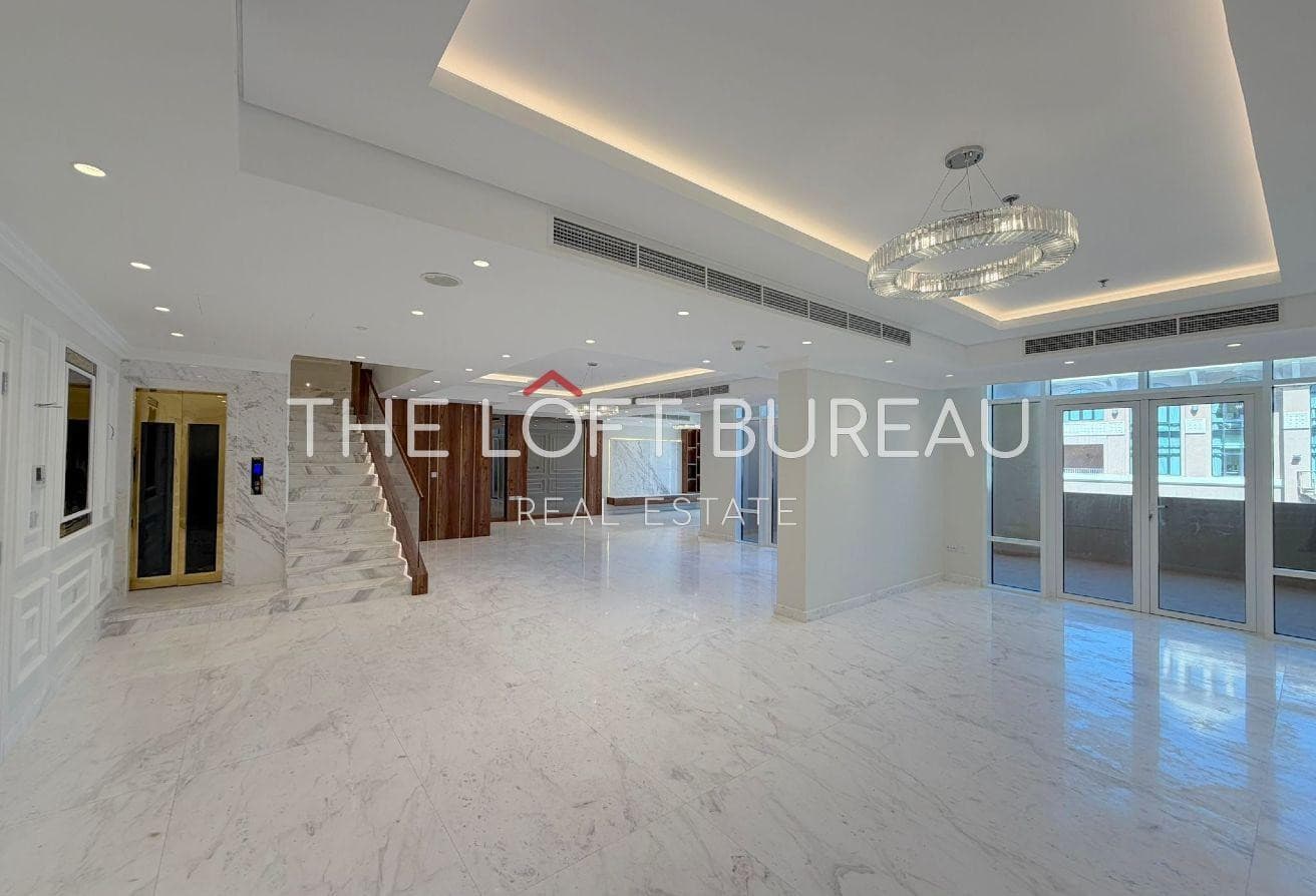 Fully Renovated Penthouse 4 BR plus Maid | Porto |