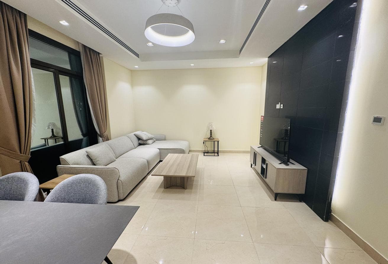 LUXURIOUS APARTMENT IN PRIME LOCATION/ FURNITURE