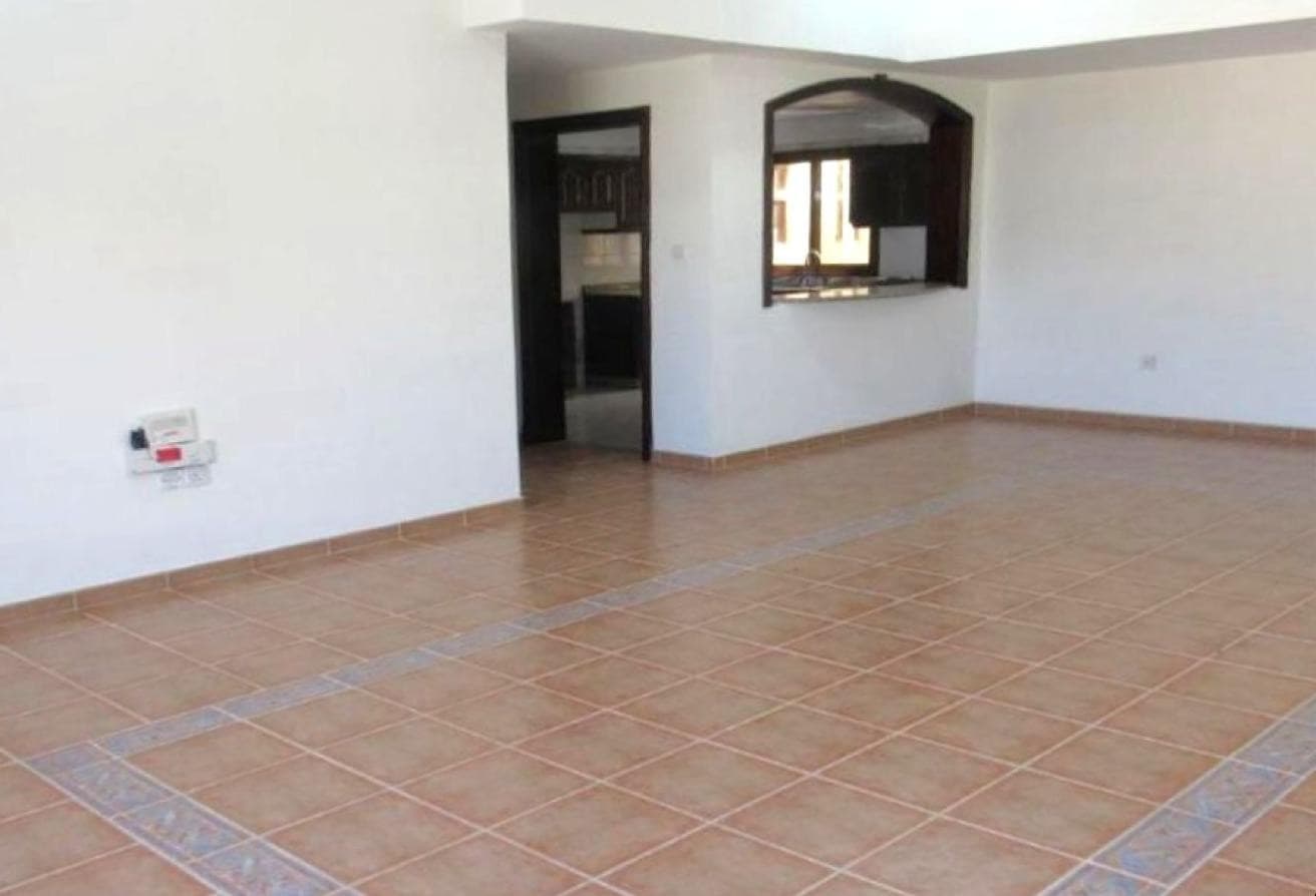 LARGE AND SPACIOUS 3 BHK APARTMENT | GREAT PRICE !