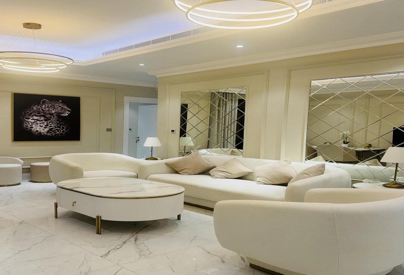 Elegant Luxury Fully Furnished 2bhk flat for Rent
