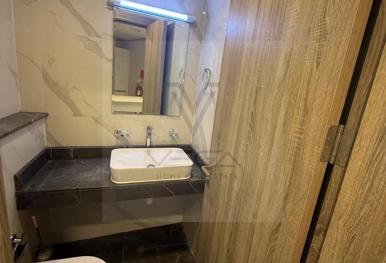 Fully Furnished 2 BHK with Balcony
