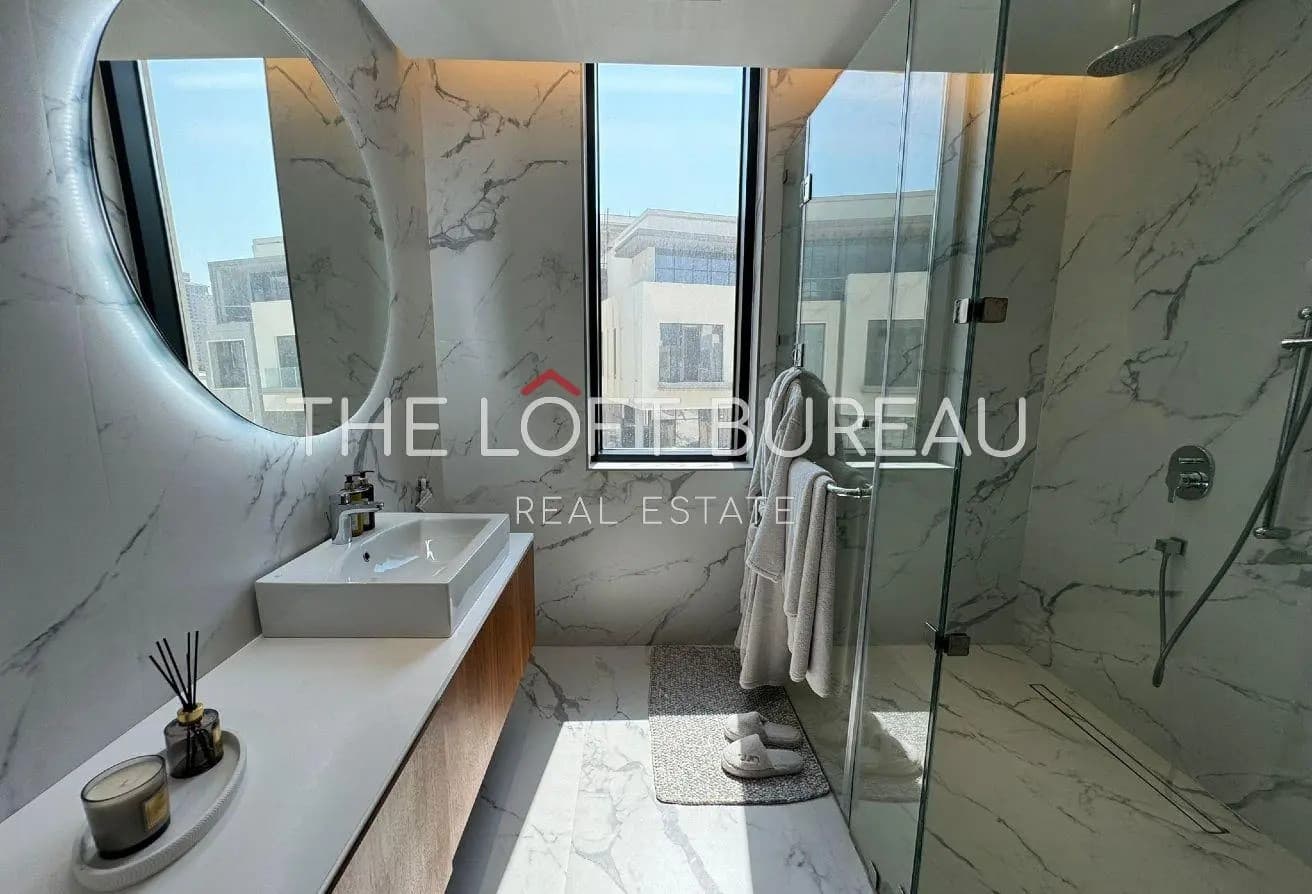 Brand New! Luxury 6BR Villa With Private Pool!