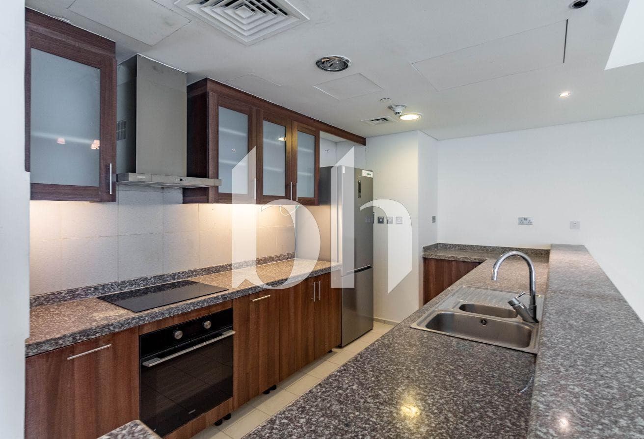 SPACIOUS | 2 BEDROOMS | SF | BEACH ACCESS