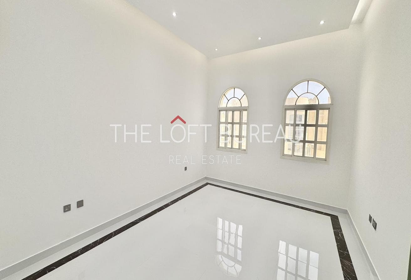 Elegant 5 BR Villa l Private Pool | Driver room