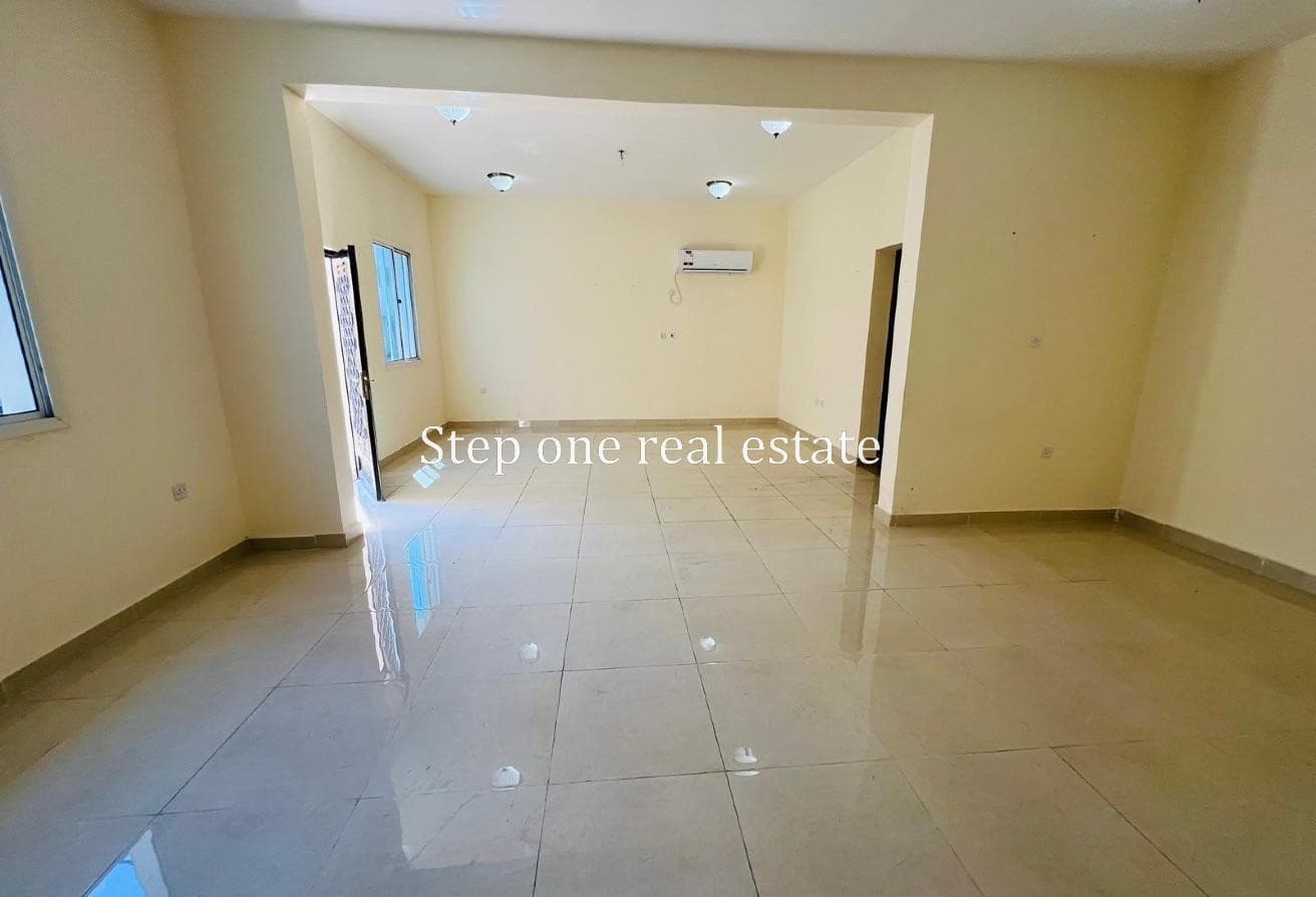 stunning UNfurnished 4BR Compound villa in Alwaab