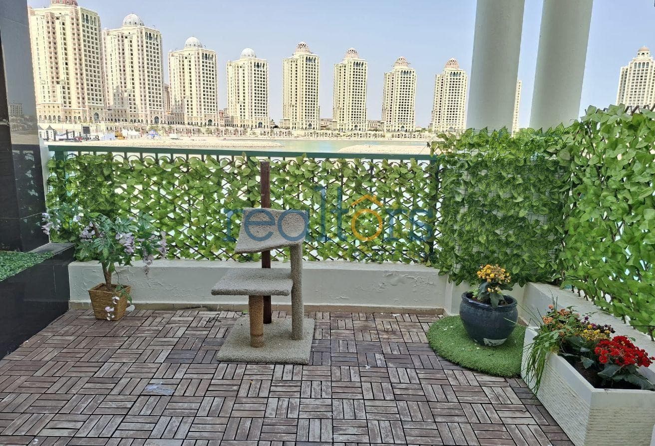 Great waterfront 2 bedroom townhouse. Amazing view