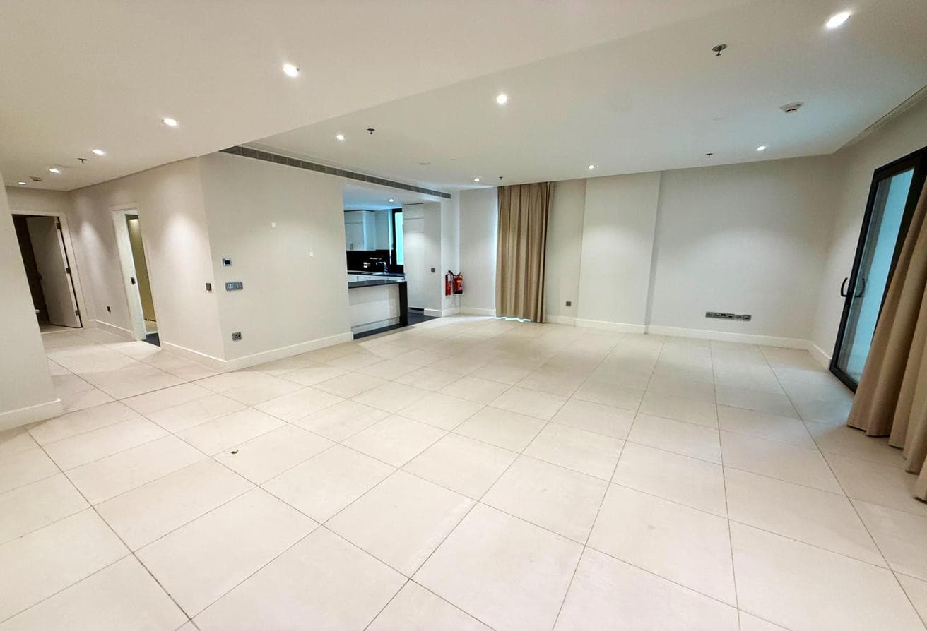 NO COM | EXCLUSIVE 4 BDR + MAID DUPLEX |BILLS FREE