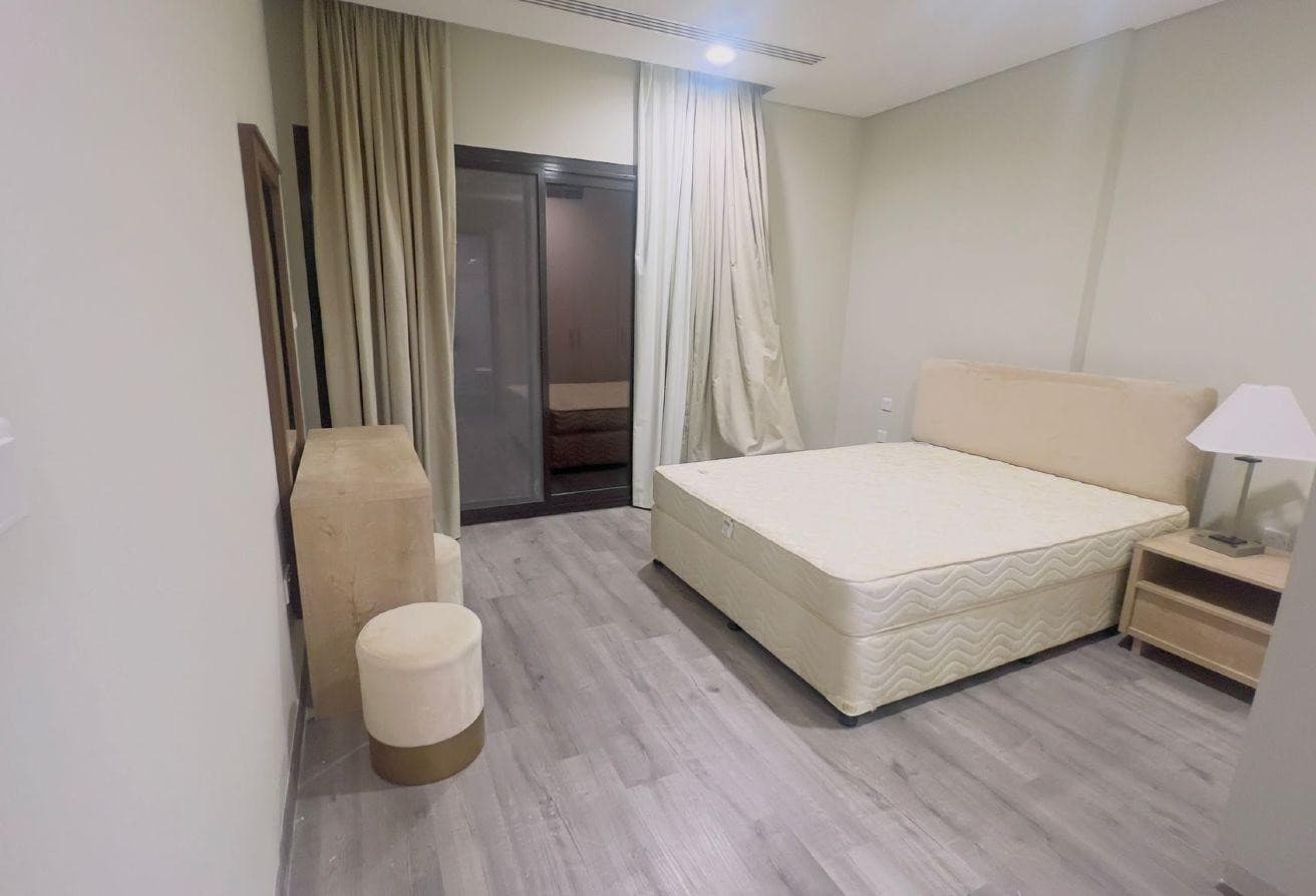 amazing 2 bhk apartment in pearl with a nice view