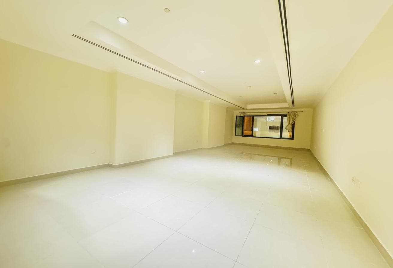 SPACIOUS STUDIO IN PRIME LOCATION/ EXCLUSIVE