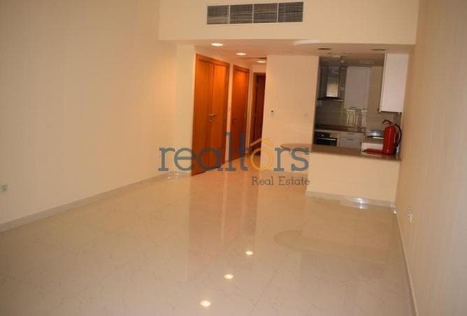1 month free. Great deal for a studio apartment