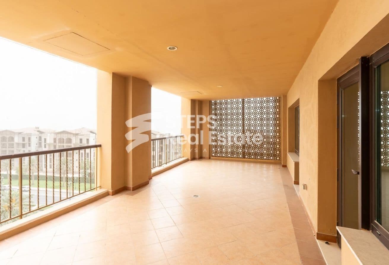Furnished Apartment with Balcony and Sea Views