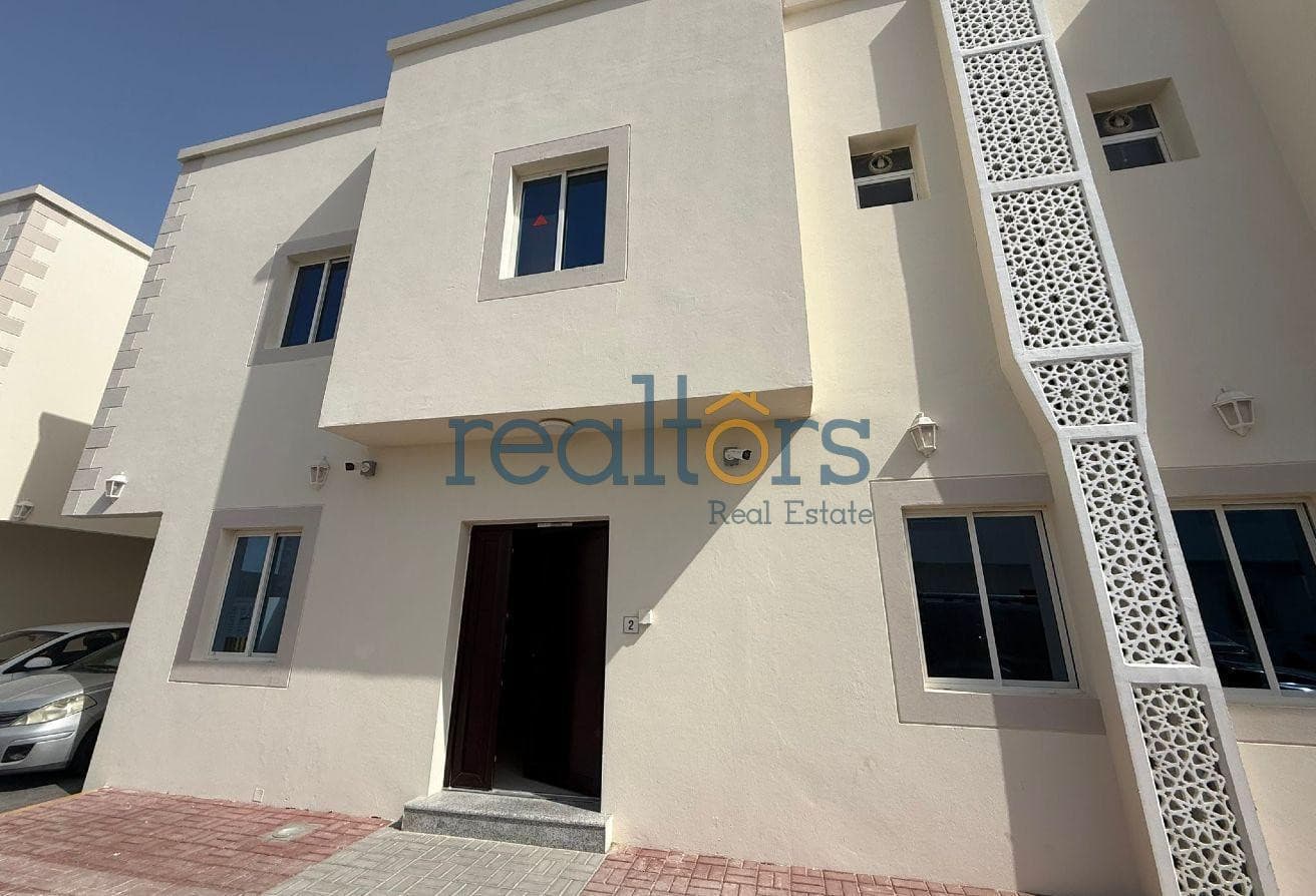 NO COMMISSION Brand new 6 BHK Family Villa in