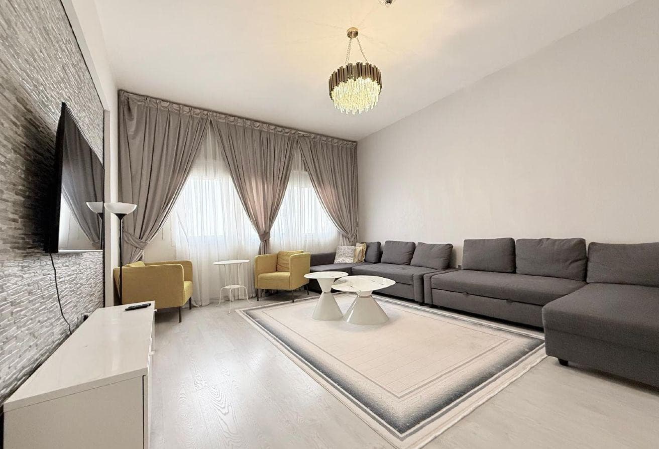 Spacious 1Bedroom - Balcony - Fox Hills