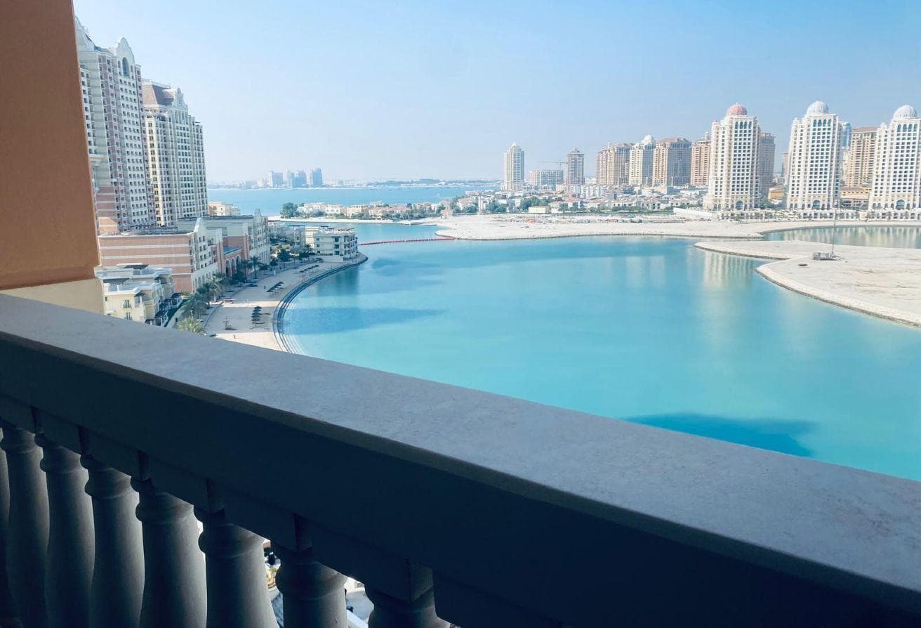 AMAZING 2 BEDROOM-S/F MARINA VIEW BILLS INC
