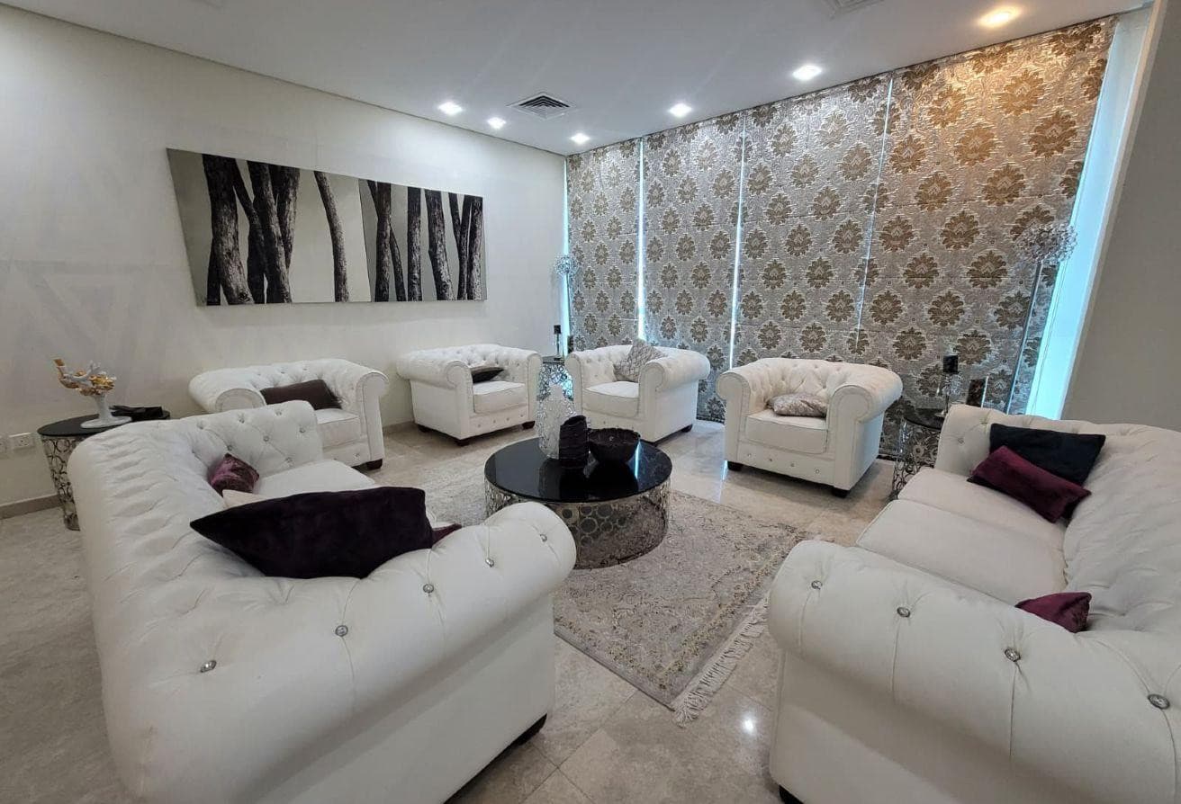 HUGE LAYOUT 3 BHK FURNISHED APARTMENT IN WEST BAY