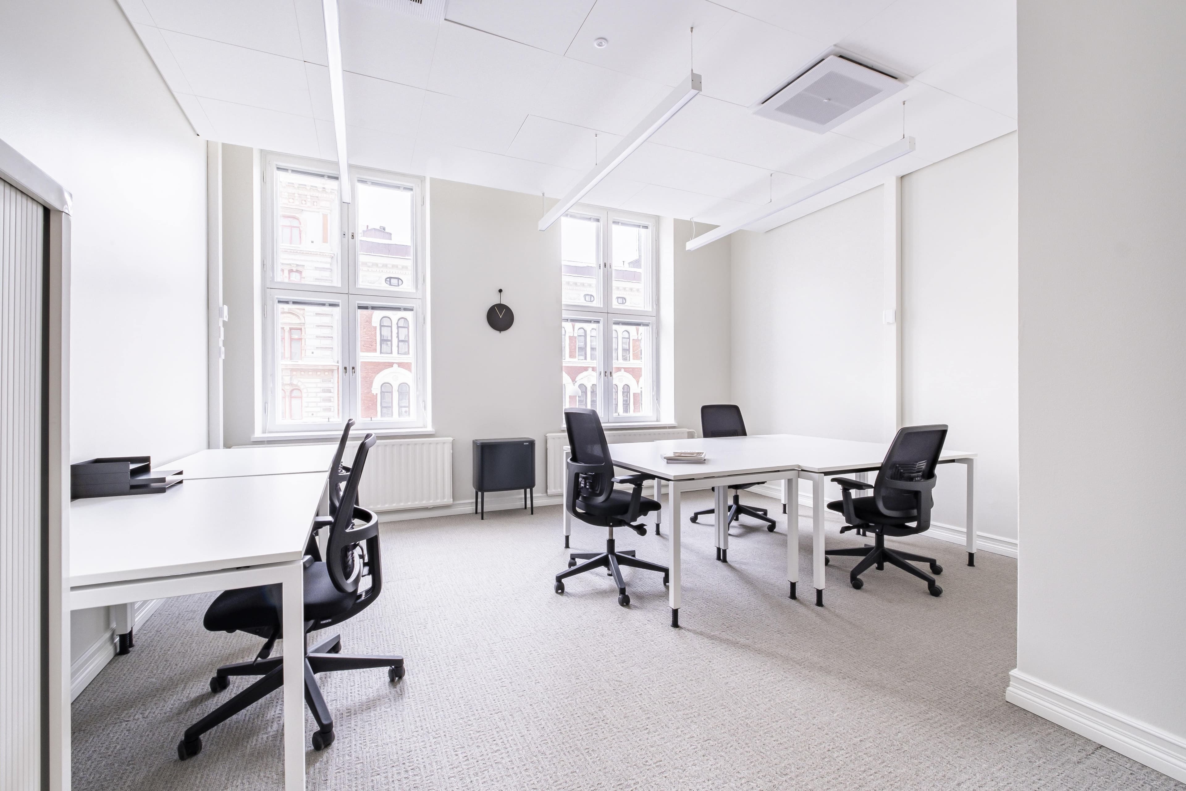 Fully serviced open office space for rent for you and your team in DOHA, Jaidah Square