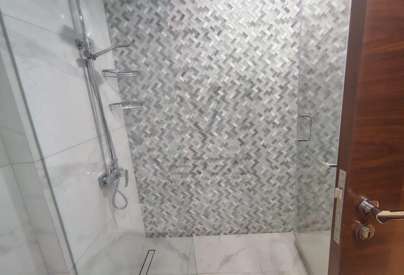 1BR Apartment with Balcony in Floresta Gardens