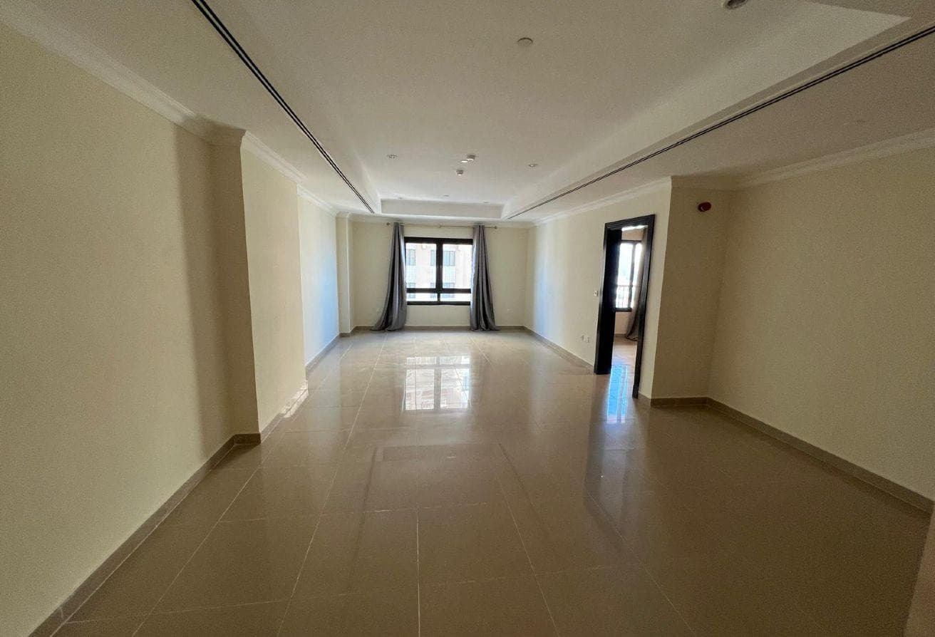 1BHK SF APARTMENT WITH BALCONY IN PORTO ARABIA !